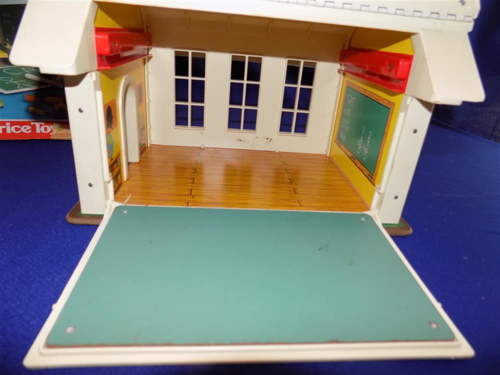 Fisher Price Little People School House #923 Mint picture 6553