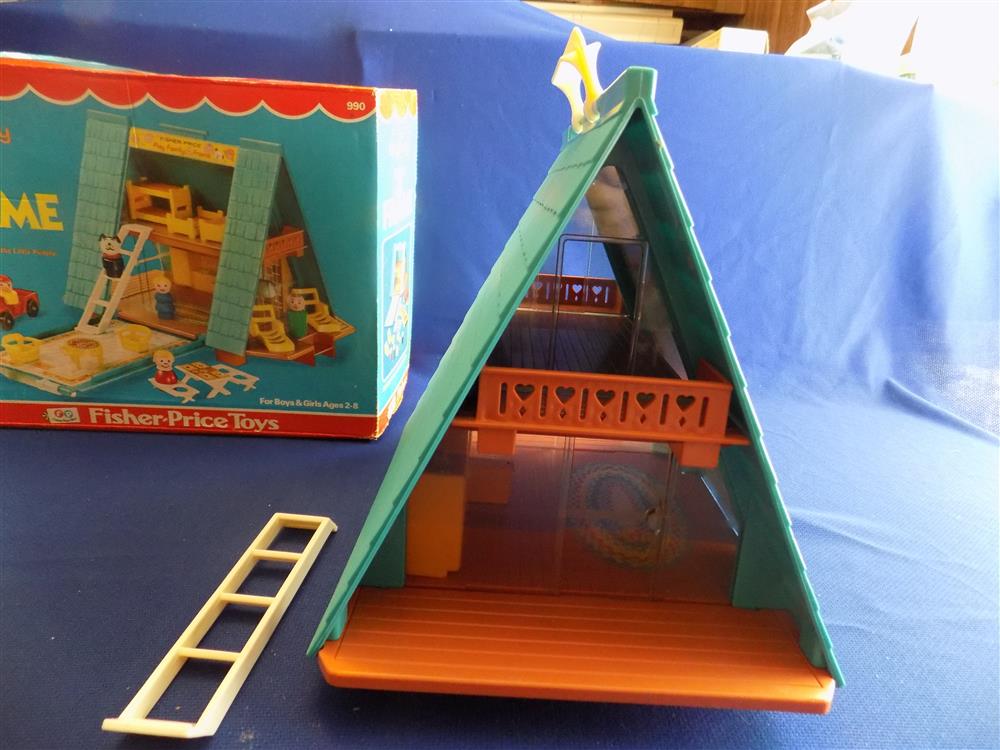 Fisher Price Little People Play Family A Frame #990 Complete Near Mint in Box  picture 6577