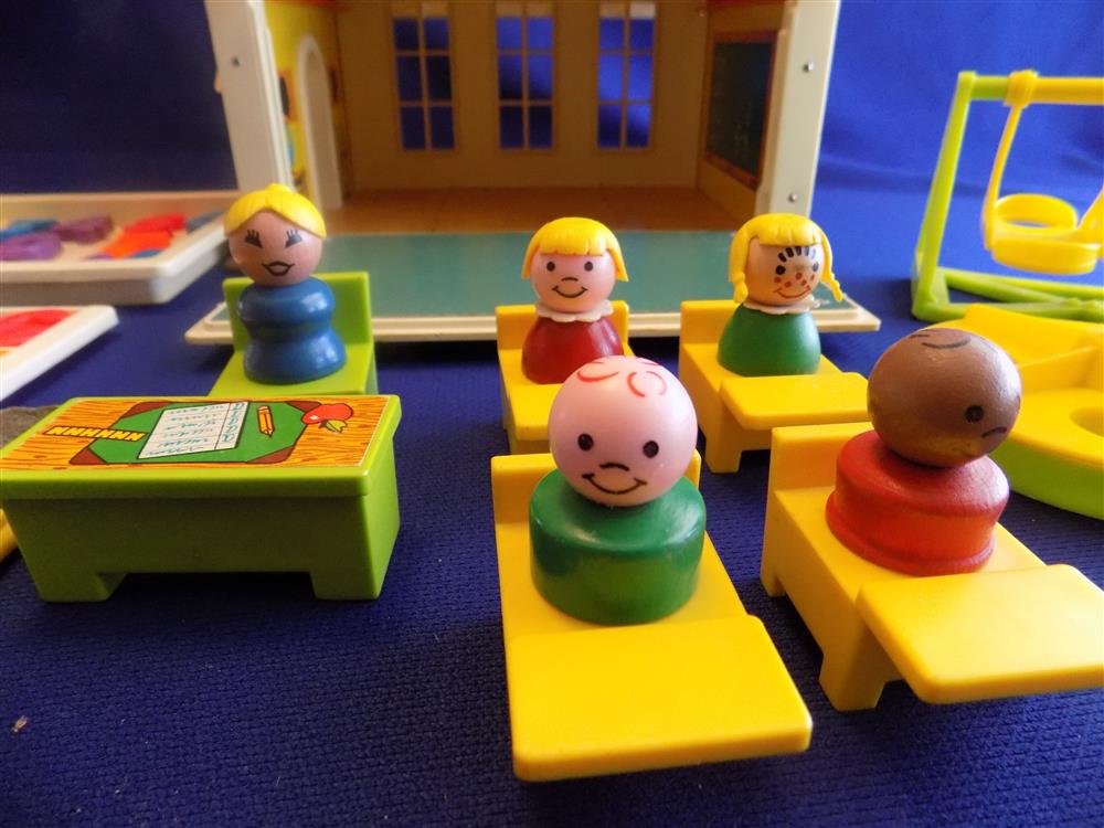 Fisher Price Little People Play Family School #923 Complete picture 7656