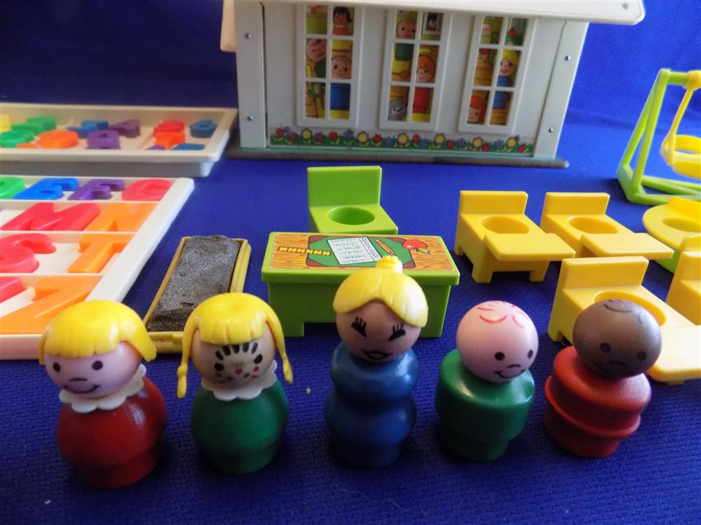 Fisher Price Little People Play Family School #923 Complete picture 7659