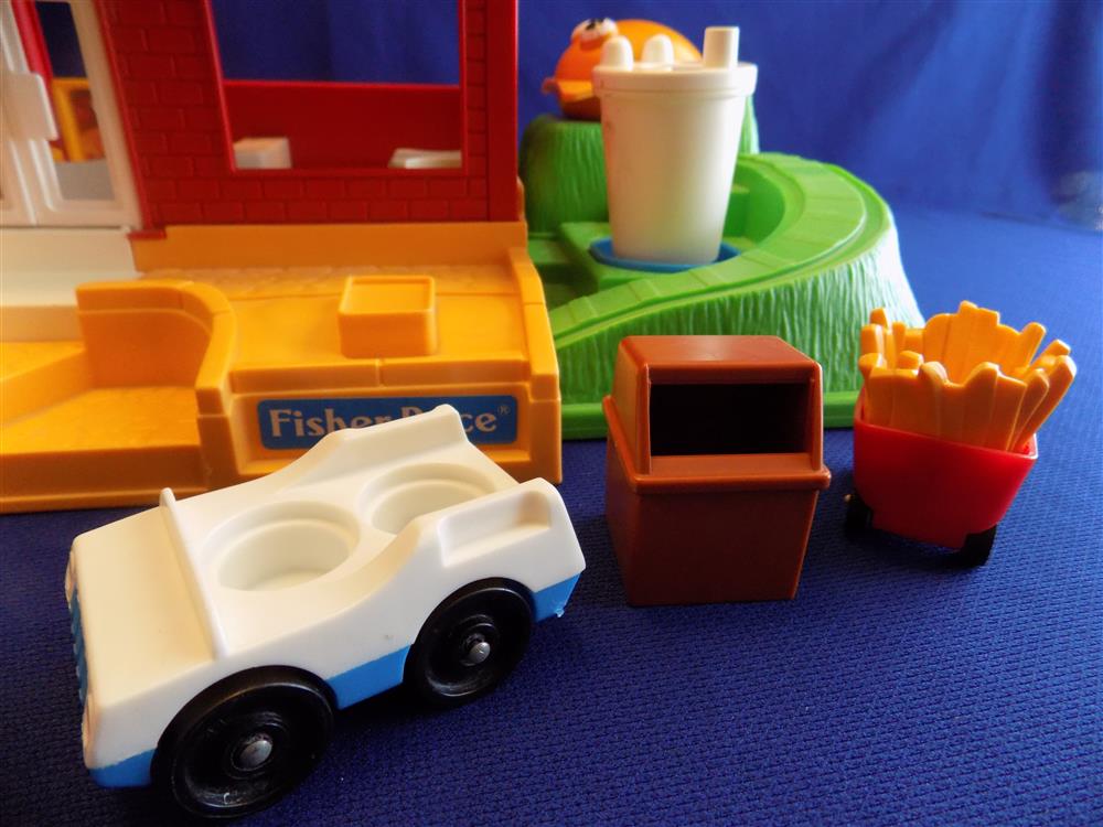 Fisher Price Little People McDonalds Restaurant #2552 Vintage Complete Set Near Mint in Box picture 7675
