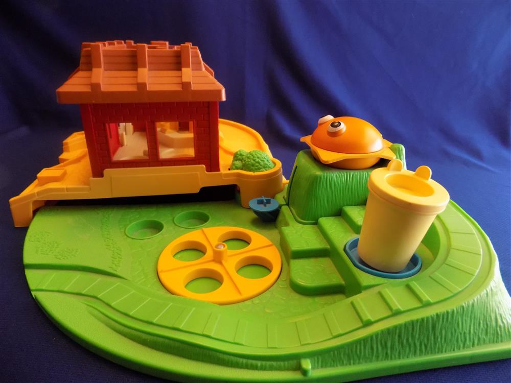 Fisher Price Little People McDonalds Restaurant #2552 Vintage Complete Set Near Mint in Box picture 7683