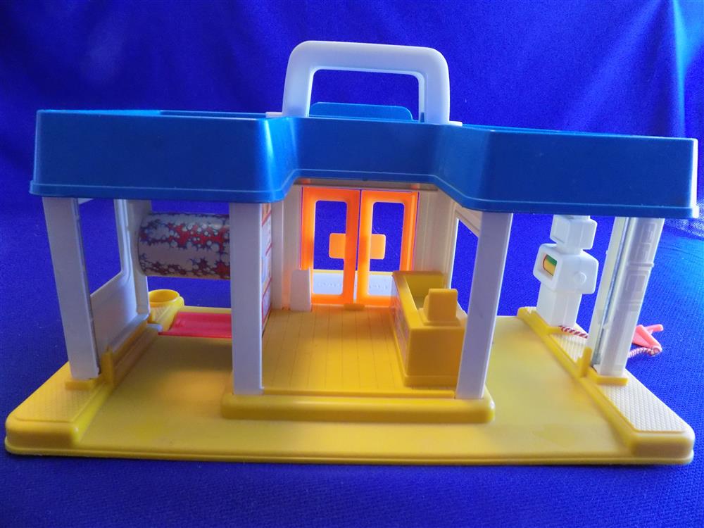 Fisher Price Little People Little Mart Car Wash #2580 picture 7671