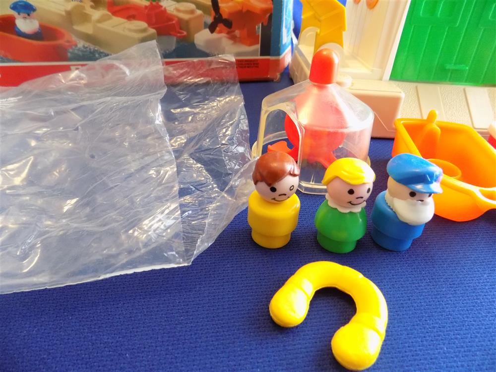Fisher Price Little People Marina #2582 Mint picture 7712