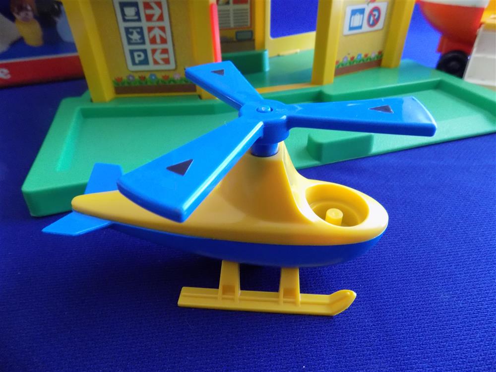 Fisher Price Little People Airport #2502 Complete with Box picture 7729