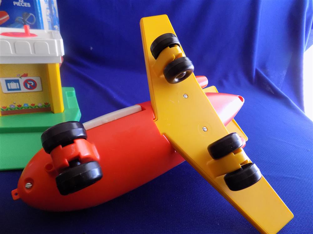 Fisher Price Little People Airport #2502 Complete with Box picture 7733