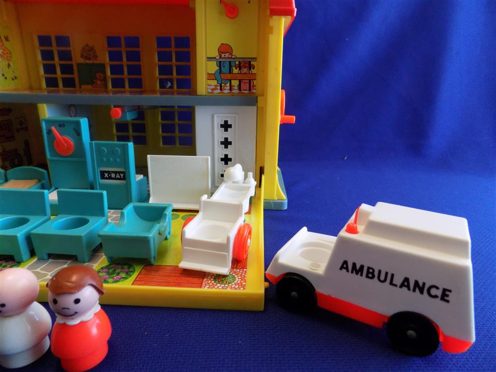Fisher Price Little People Childrens Hospital #931 Vintage picture 7745