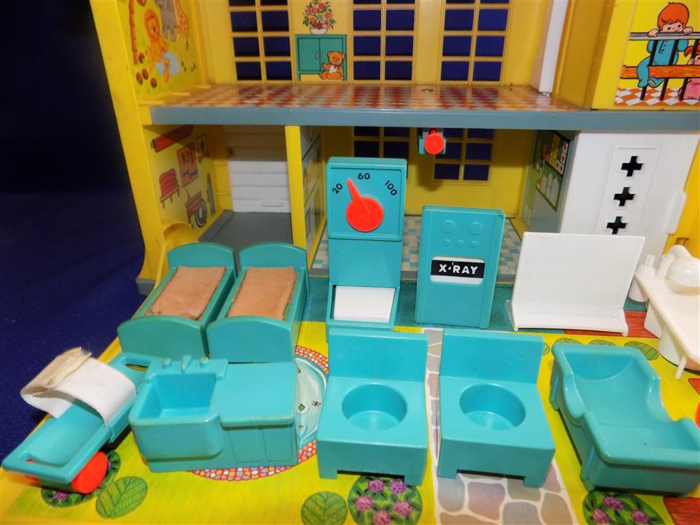 Fisher Price Little People Childrens Hospital #931 Vintage picture 7746