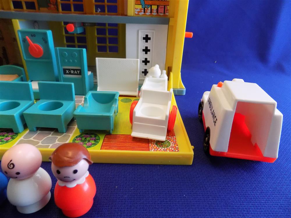 Fisher Price Little People Childrens Hospital #931 Vintage picture 7747