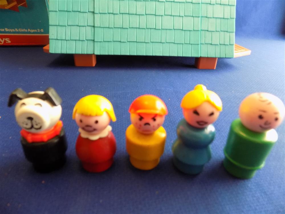 Fisher Price Little People Play Family A Frame #990 Complete Near Mint in Box  picture 6567