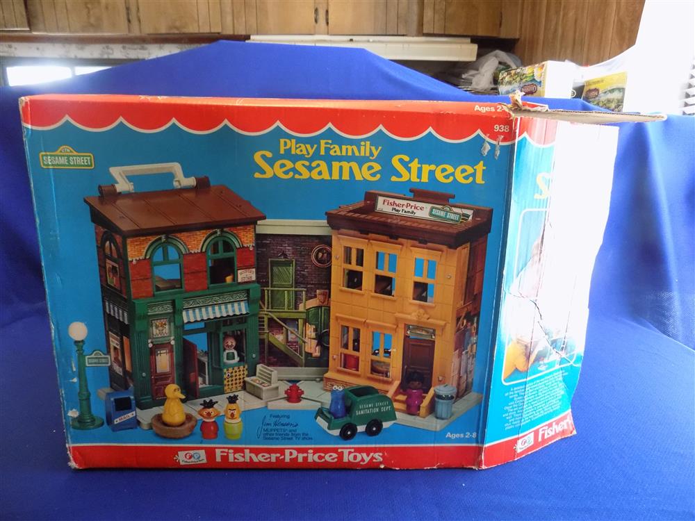 Fisher Price Little People Play Family Sesame Street #938 Complete - Mint in box  picture 7792