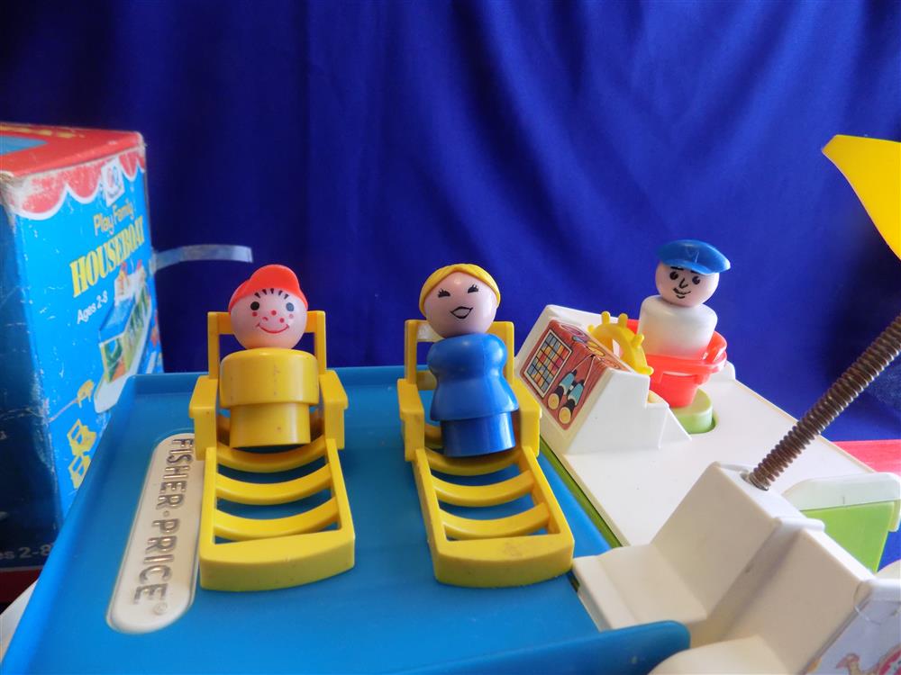 Fisher Price Little People Play Family #985 Houseboat picture 8774