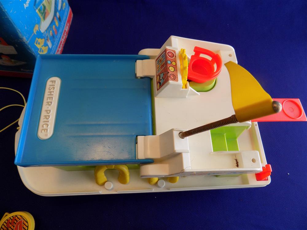 Fisher Price Little People Play Family #985 Houseboat picture 8775