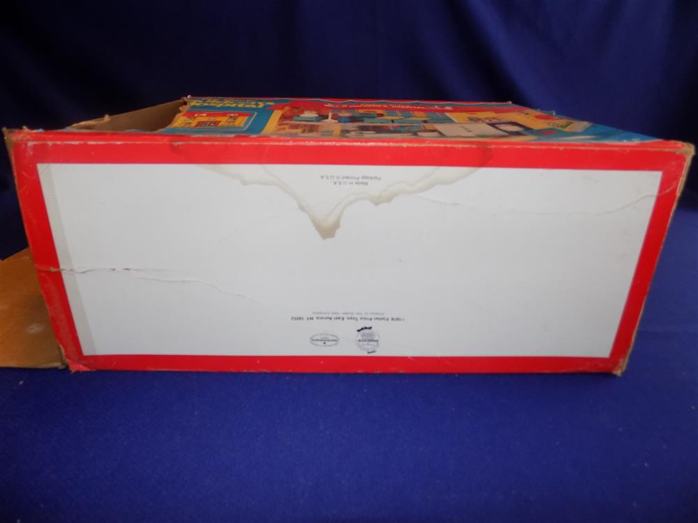 Fisher Price Little People Childrens Hospital #931 Complete in Box picture 8800