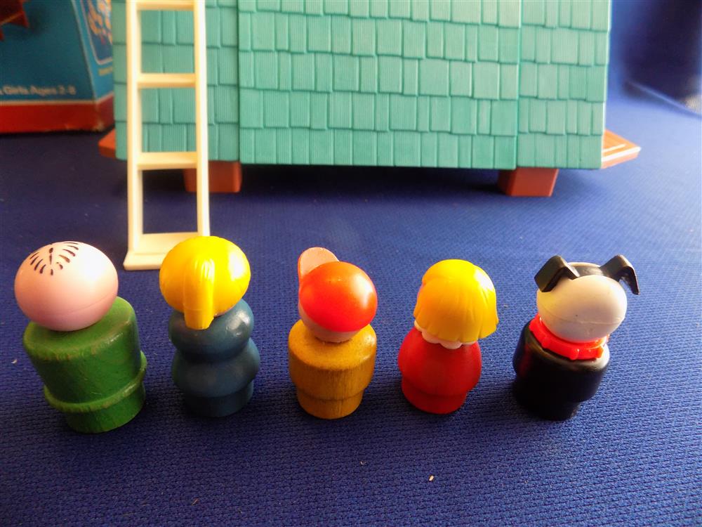 Fisher Price Little People Play Family A Frame House #990 Near mint with box picture 8832