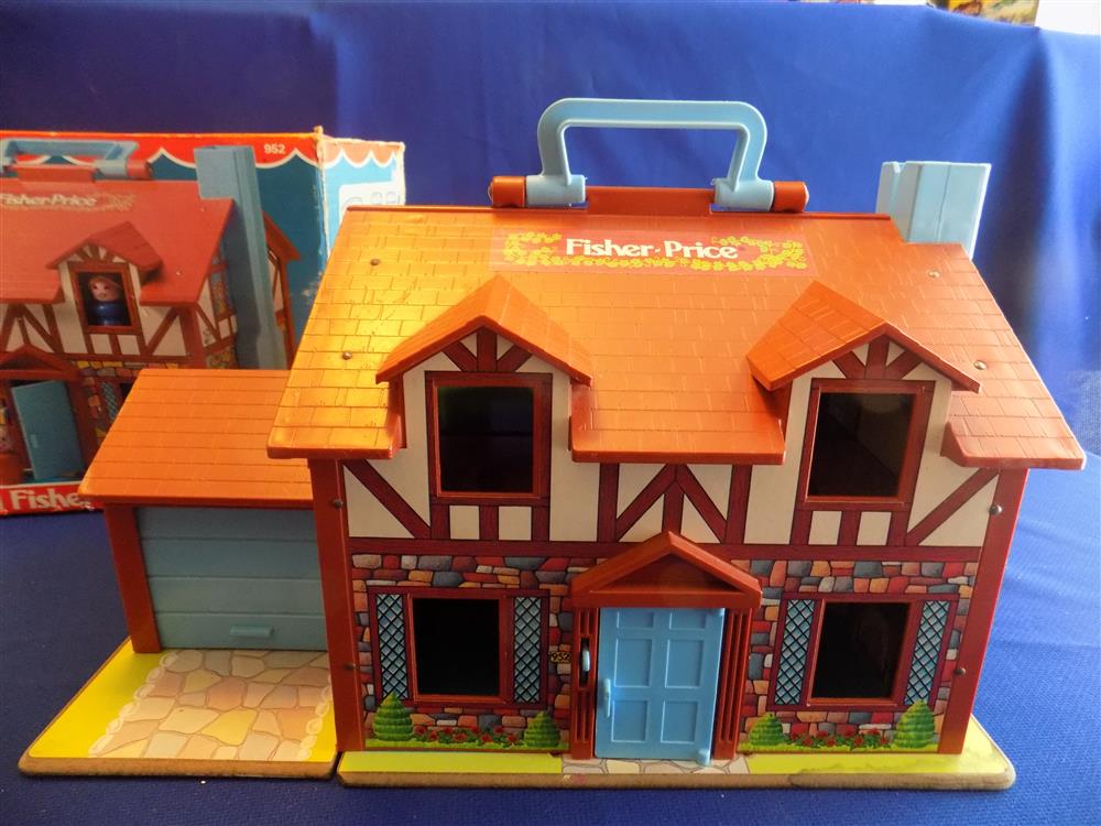 Fisher Price Little People Play Family Brown Tudor House #952 Excellent with box picture 8850