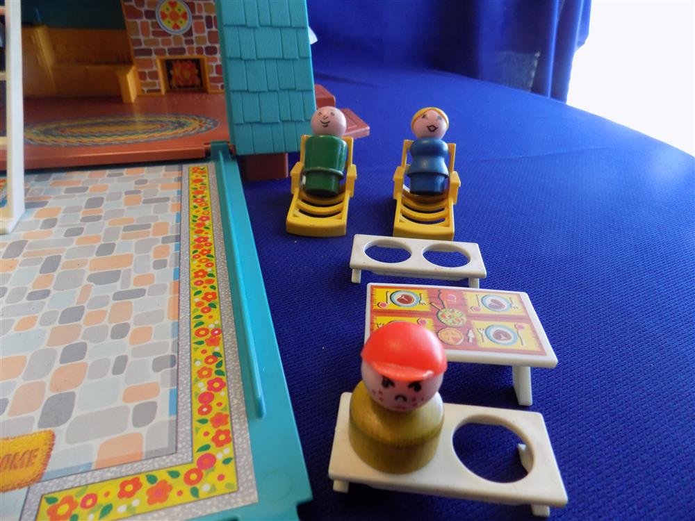 Fisher Price Little People Play Family A Frame #990 Vintage Near Mint with box picture 8873