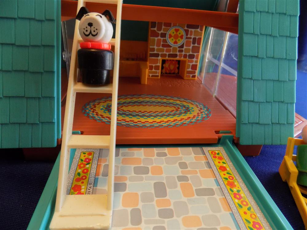 Fisher Price Little People Play Family A Frame #990 Vintage Near Mint with box picture 8875