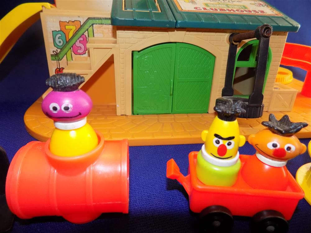 Fisher Price Little People Sesame Street Clubhouse #937 Complete picture 9860