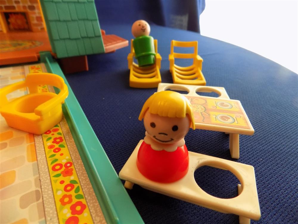 Fisher Price Little People A Frame House #990 Mint in Box picture 9869