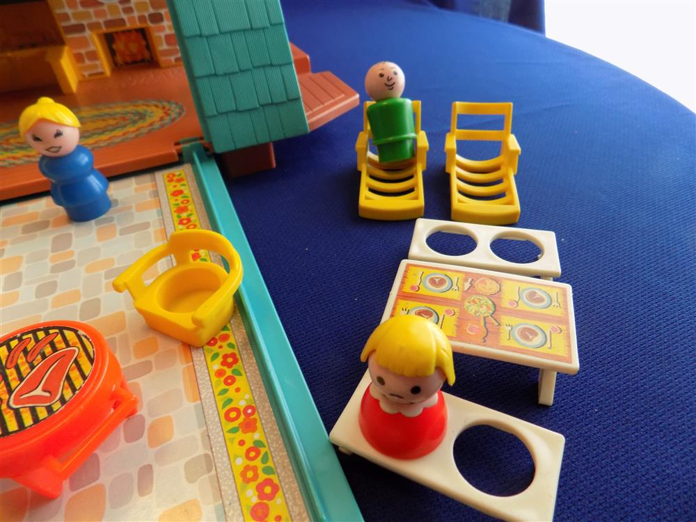 Fisher Price Little People A Frame House #990 Mint in Box picture 9870