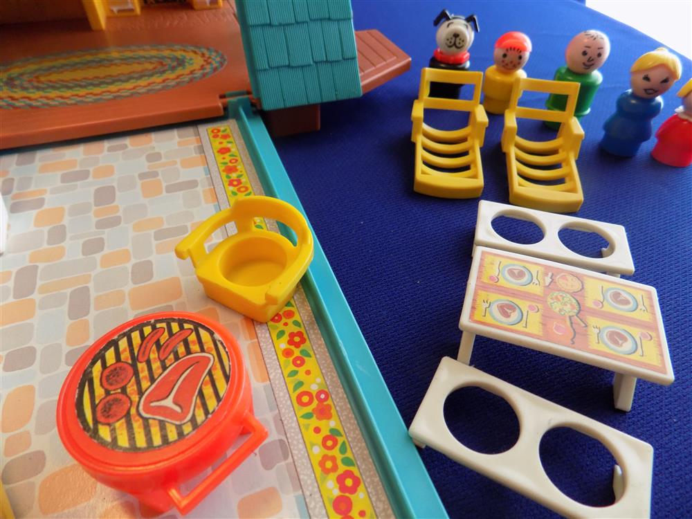 Fisher Price Little People A Frame House #990 Mint in Box picture 9875