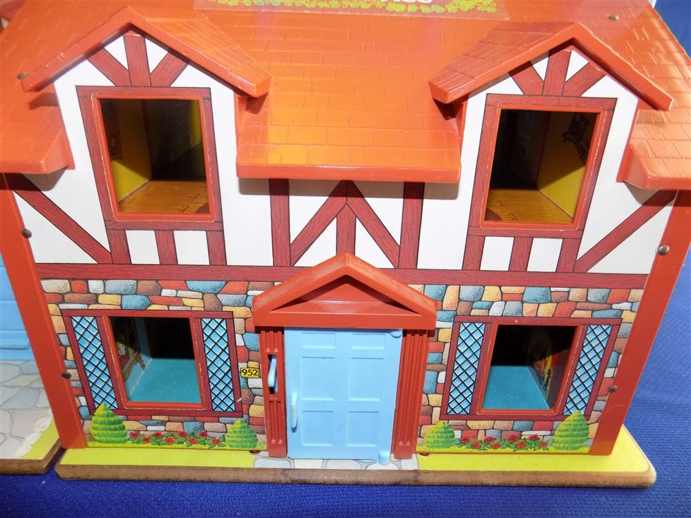 Fisher Price Little People Brown Tudor House w/ Box #952 picture 10978