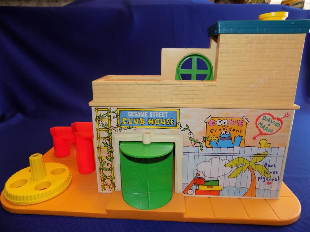 Fisher Price Little People Sesame Street Clubhouse #937 picture 9904
