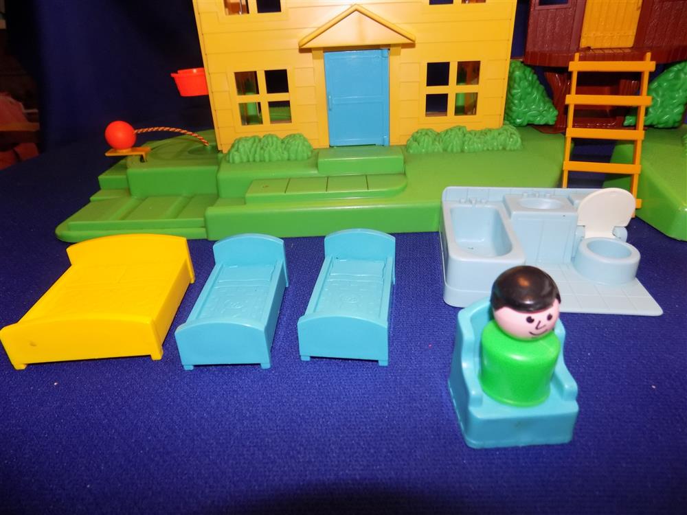 Fisher Price Little People Neighborhood House Set #2551 mint in box picture 10991