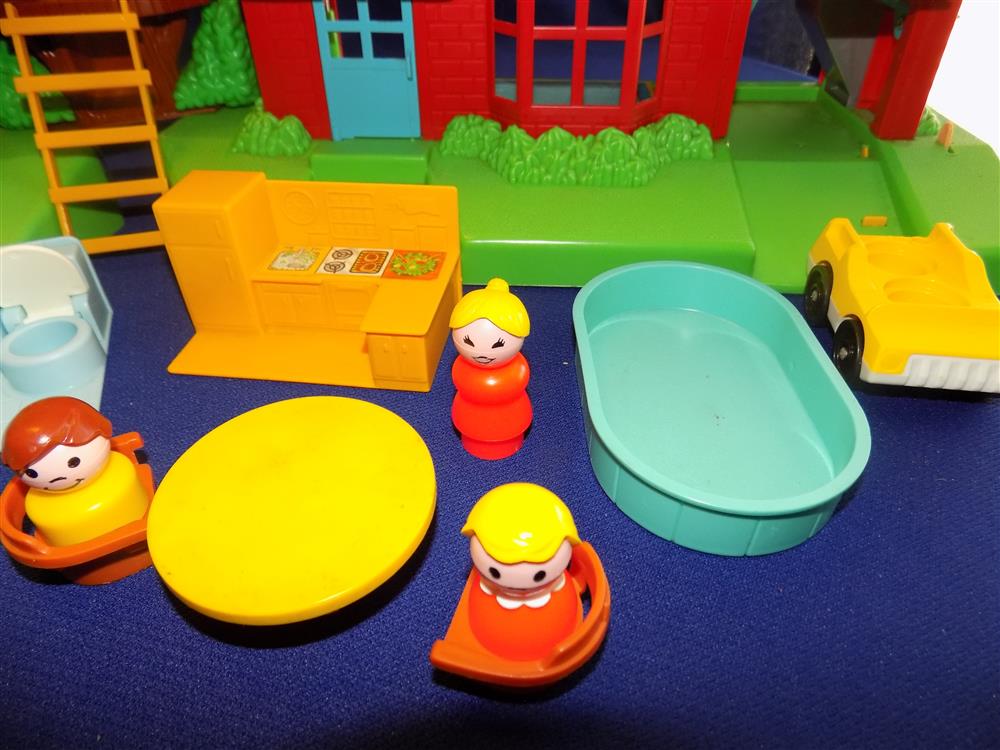 Fisher Price Little People Neighborhood House Set #2551 mint in box picture 10992