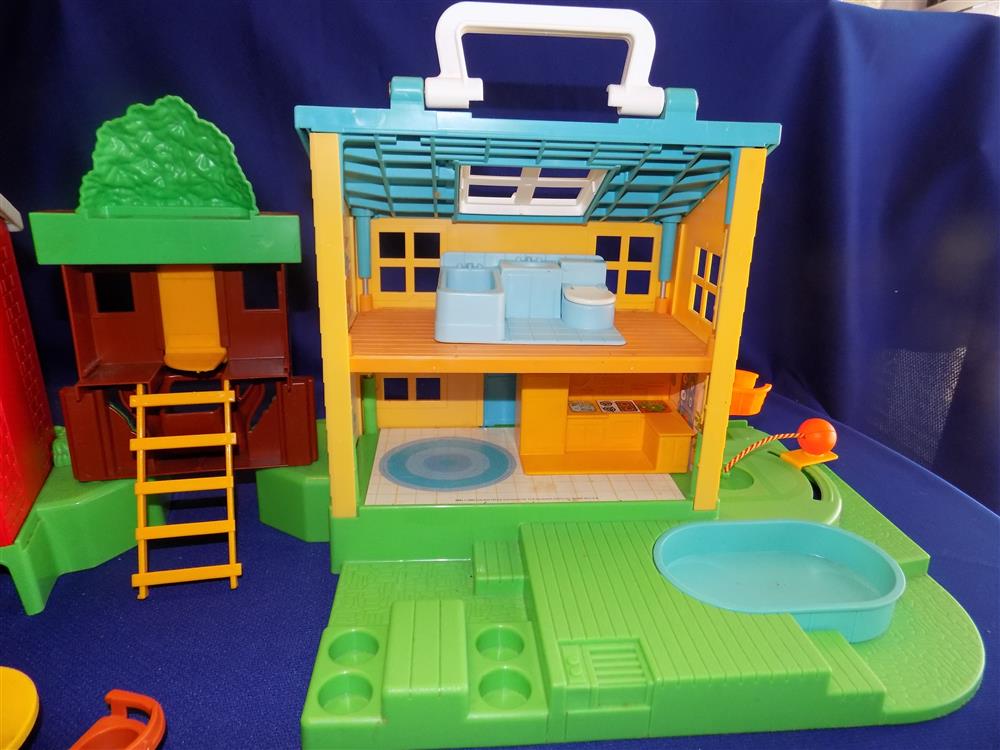 Fisher Price Little People Neighborhood House Set #2551 mint in box picture 10993