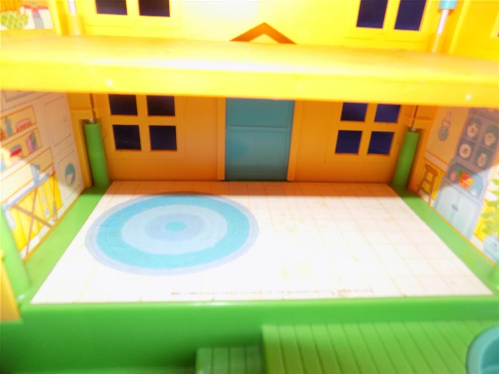 Fisher Price Little People Neighborhood House Set #2551 mint in box picture 10996