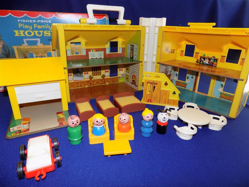 Fisher Price Little People Tudor Yellow House #952 Near Mint in Box picture 11007