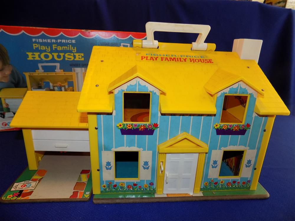 Fisher Price Little People Tudor Yellow House #952 Near Mint in Box picture 11013