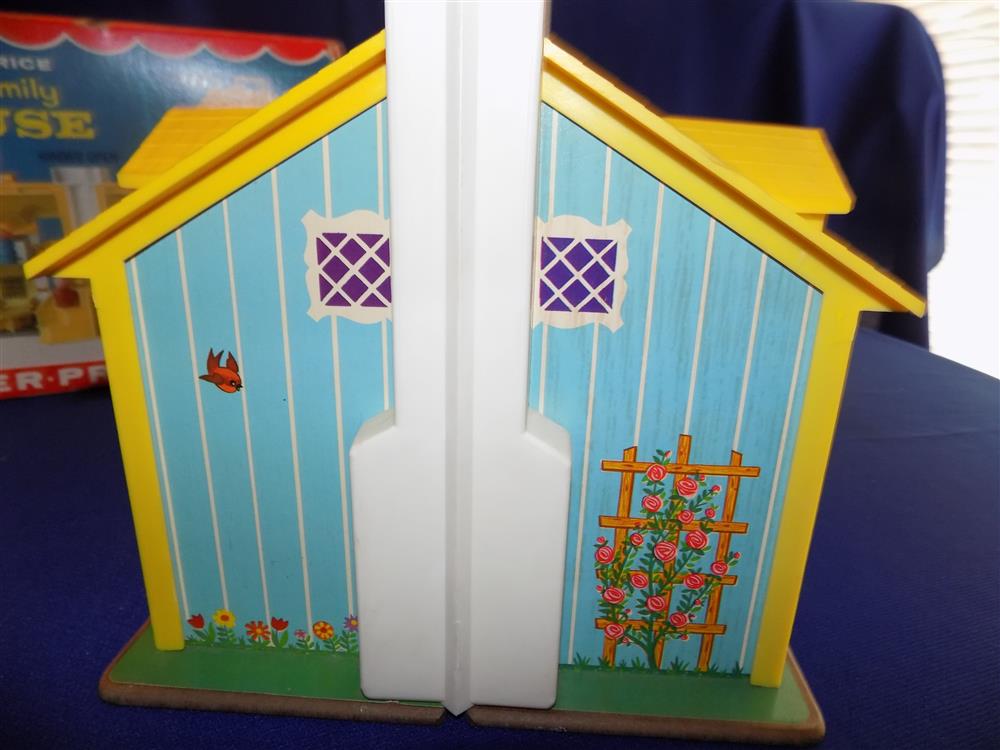 Fisher Price Little People Tudor Yellow House #952 Near Mint in Box picture 11014