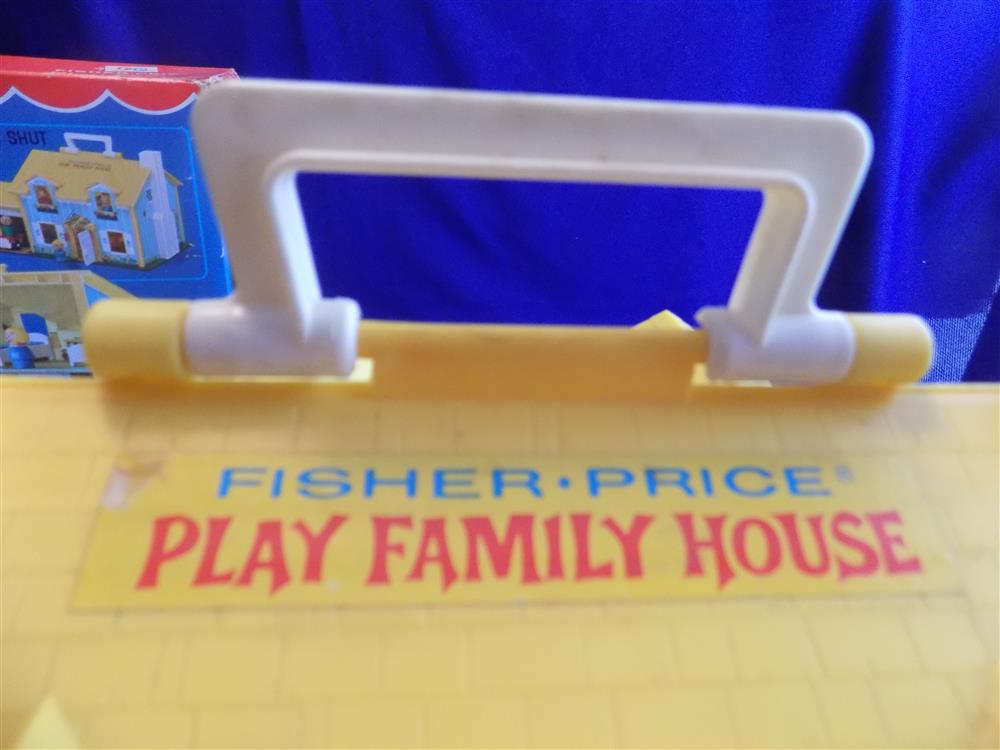 Fisher Price Little People Tudor Yellow House #952 Near Mint in Box picture 11017
