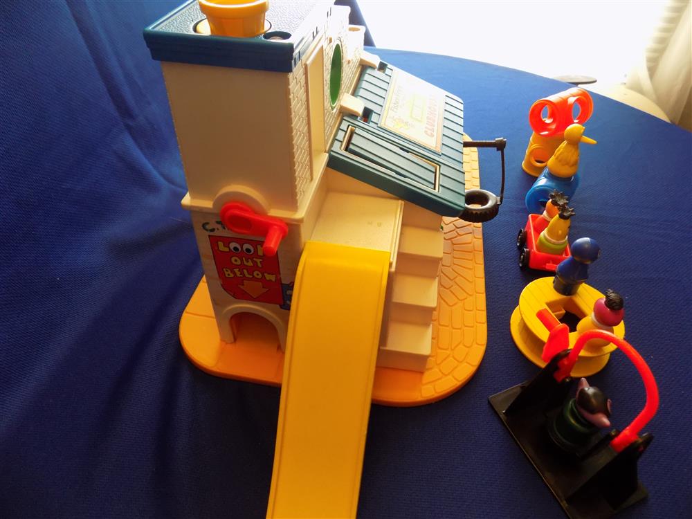 Fisher Price Sesame Street Clubhouse #937 Complete picture 11026