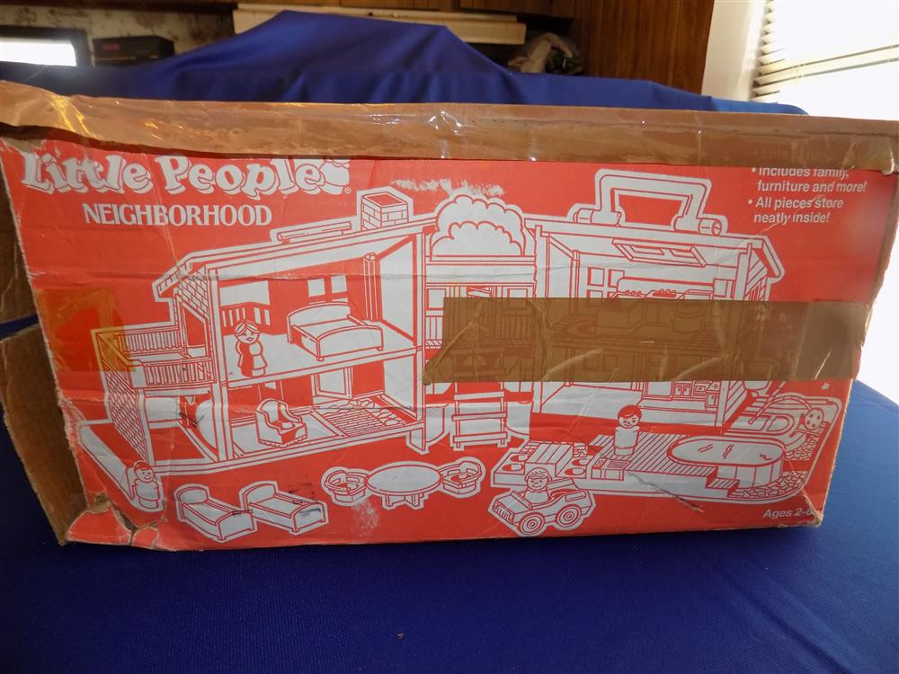 Fisher Price Little People Neighborhood House #2551 complete in box picture 9935