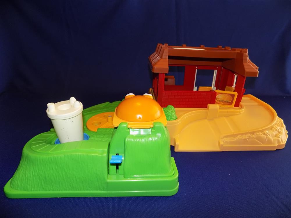 Fisher Price Little People McDonalds Restaurant #2552 Complete picture 10901