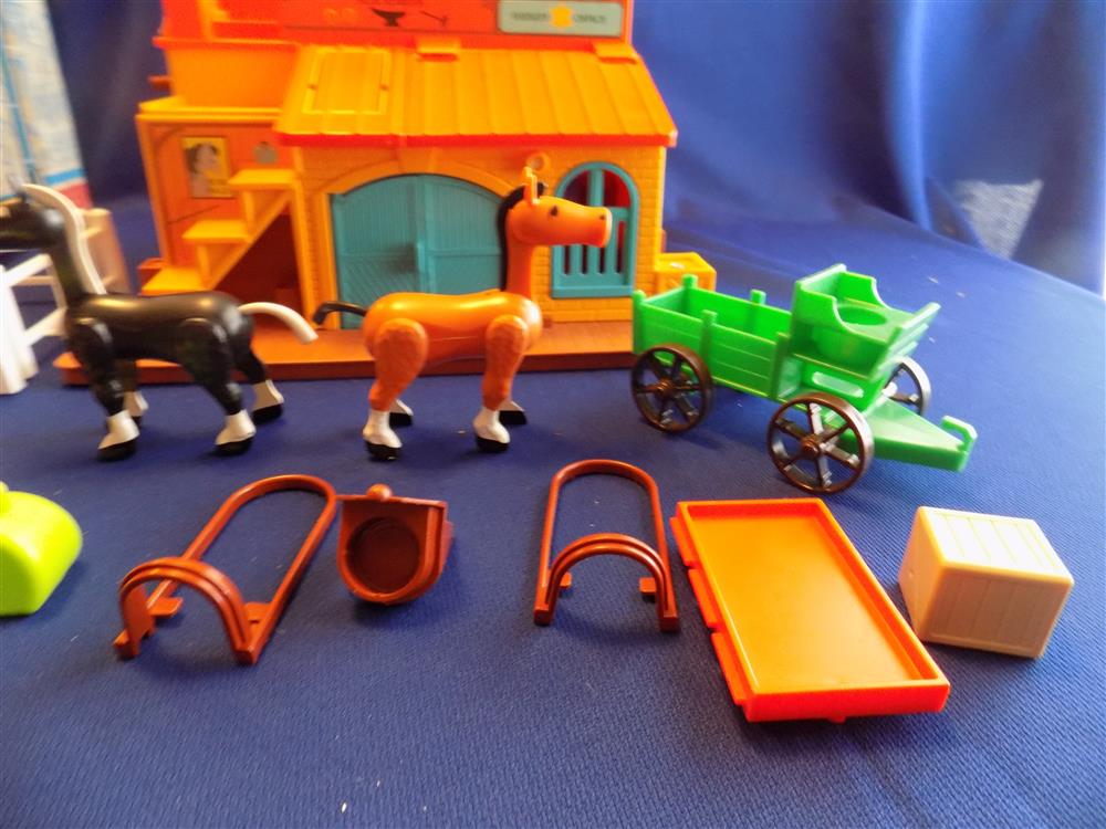 Fisher Price Little People Western Town #934 Complete in Box Near mint vintage set picture 10911