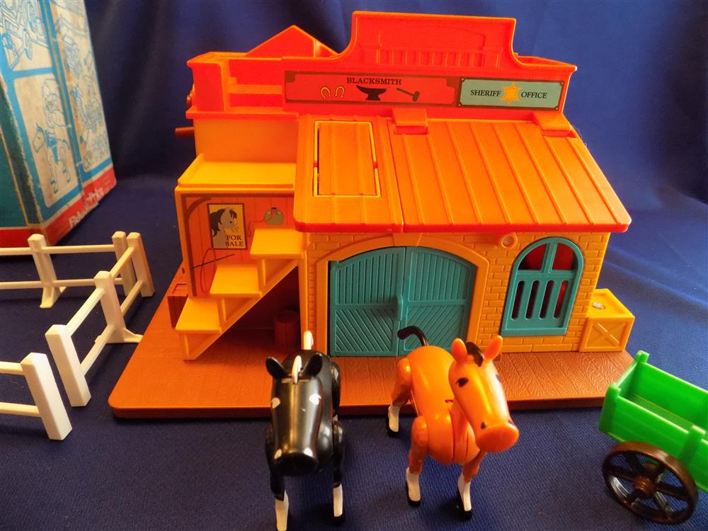 Fisher Price Little People Western Town #934 Complete in Box Near mint vintage set picture 10913