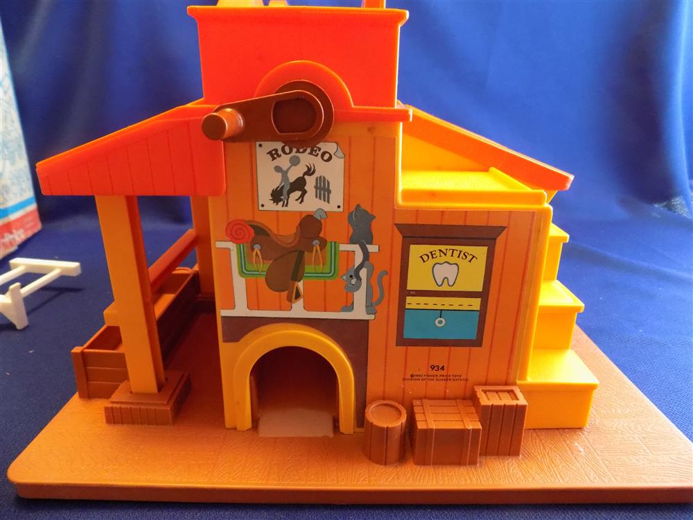 Fisher Price Little People Western Town #934 Complete in Box Near mint vintage set picture 10916