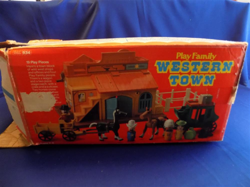 Fisher Price Little People Western Town #934 Complete in Box Near mint vintage set picture 10920