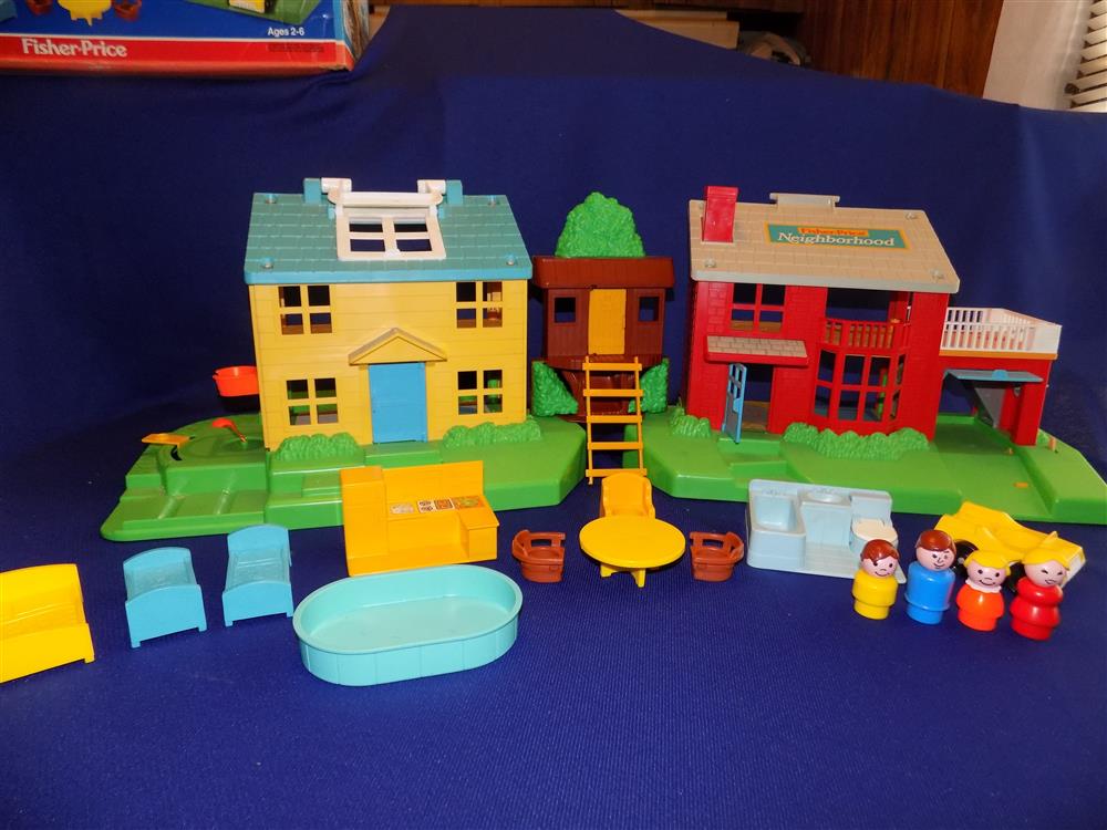 Fisher Price Little People #2551 Neighborhood House Complete in Box picture 10924