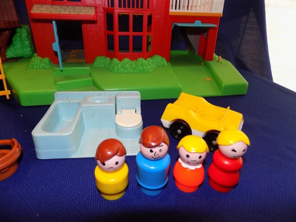Fisher Price Little People #2551 Neighborhood House Complete in Box picture 10925