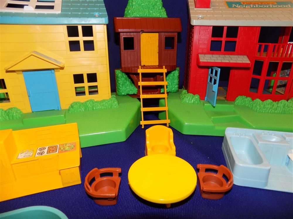 Fisher Price Little People #2551 Neighborhood House Complete in Box picture 10926