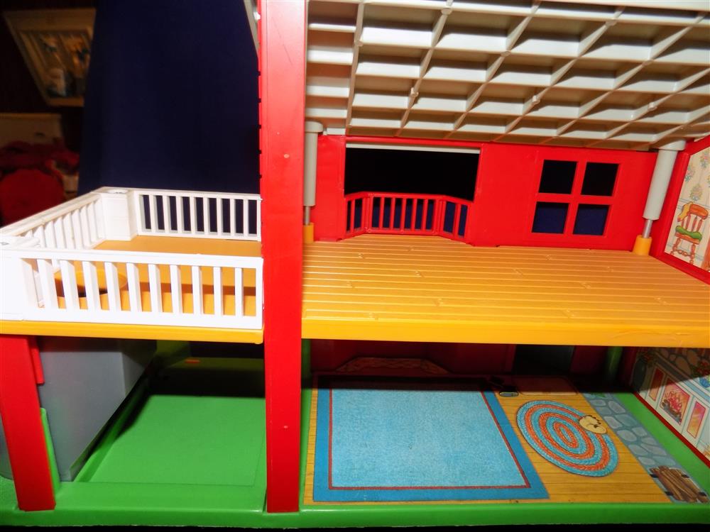 Fisher Price Little People #2551 Neighborhood House Complete in Box picture 10932