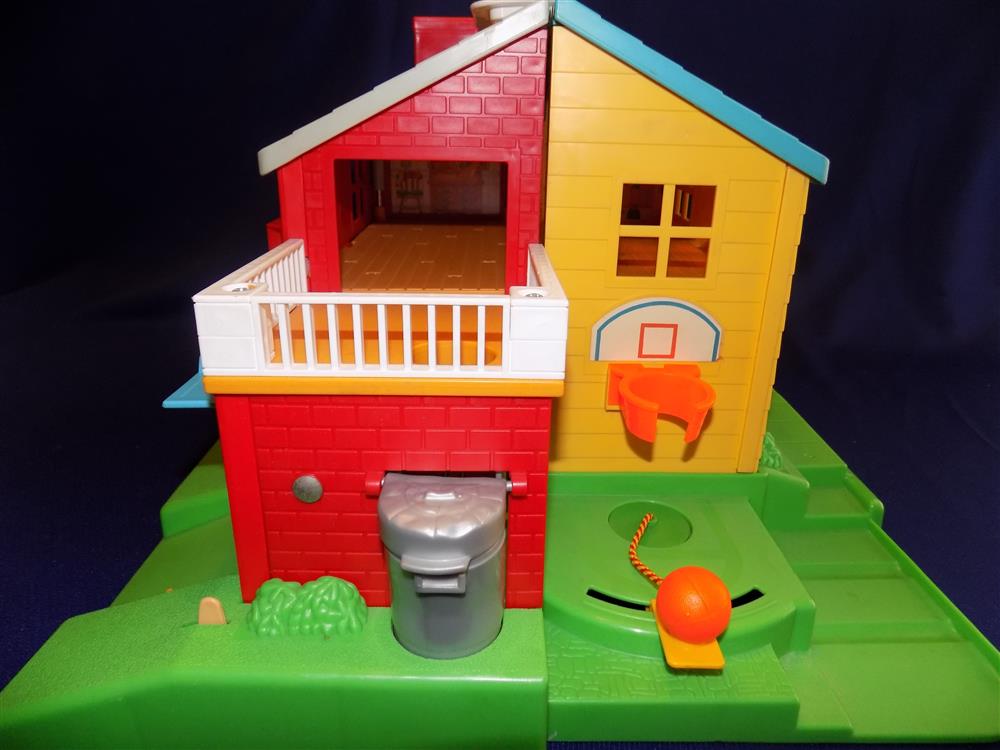 Fisher Price Little People #2551 Neighborhood House Complete in Box picture 10933