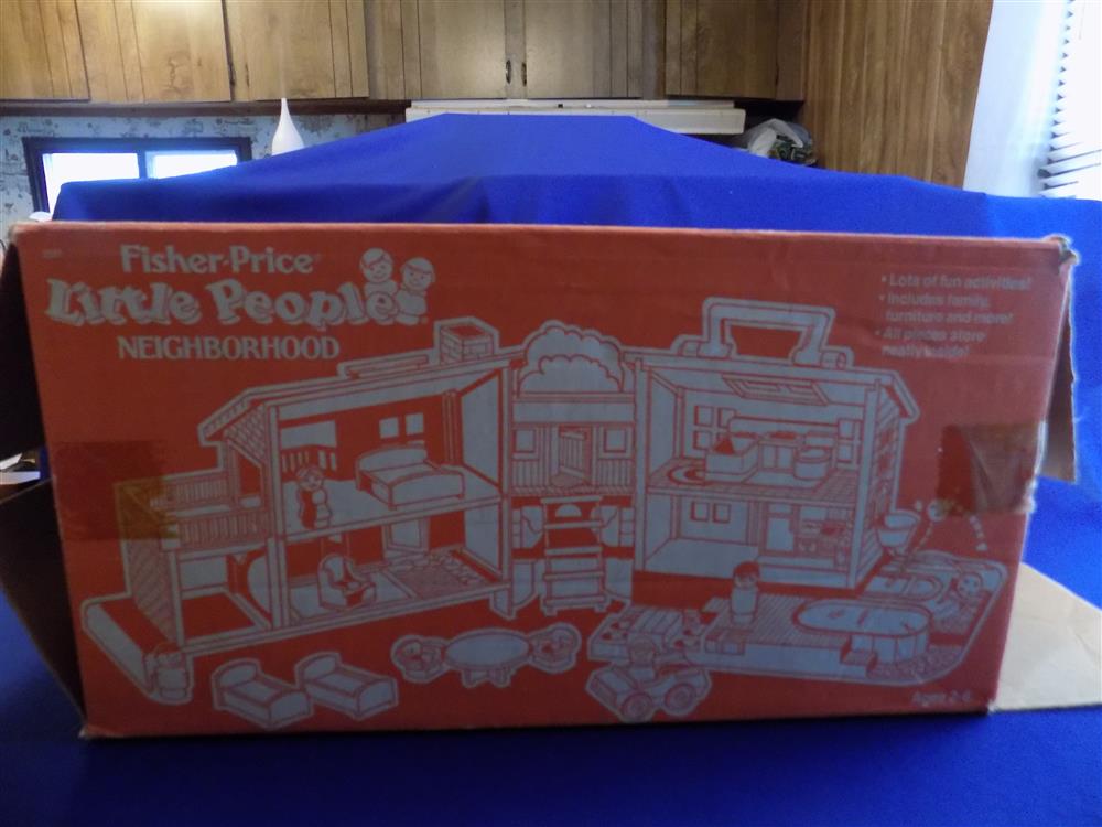 Fisher Price Little People #2551 Neighborhood House Complete in Box picture 10941