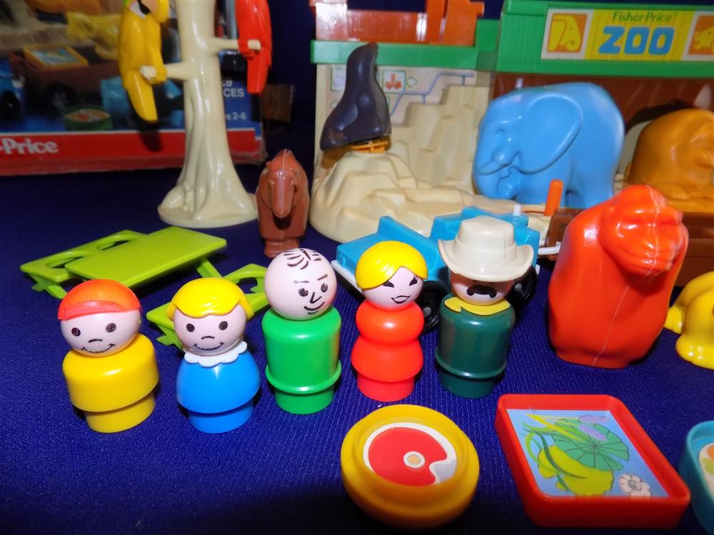Fisher Price Little People Play Family Zoo #916 Complete in Box picture 9910